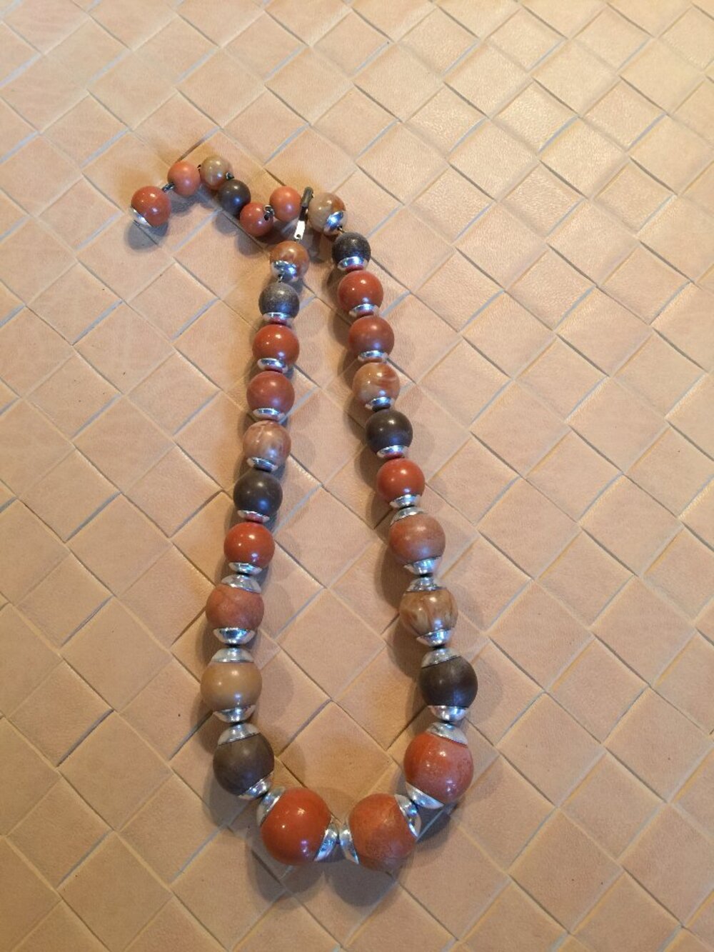 Vintage Gold Tone Salmon Round Stones/Balls Choker Necklace 15" Long